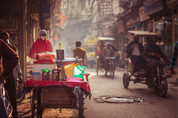 Comida de Rua em Nova Delhi: 5 Pratos Indianos que Vão Agitar suas Papilas Gustativas